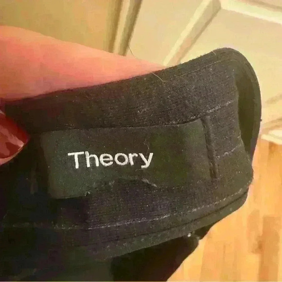 Theory leggings in striped black stretchy fabric with side zippers - Picture 6 of 8